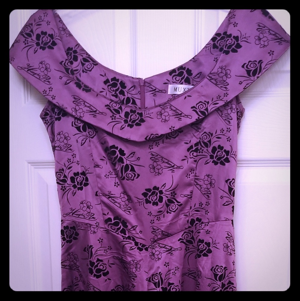 Never worn MUXXN dress size S